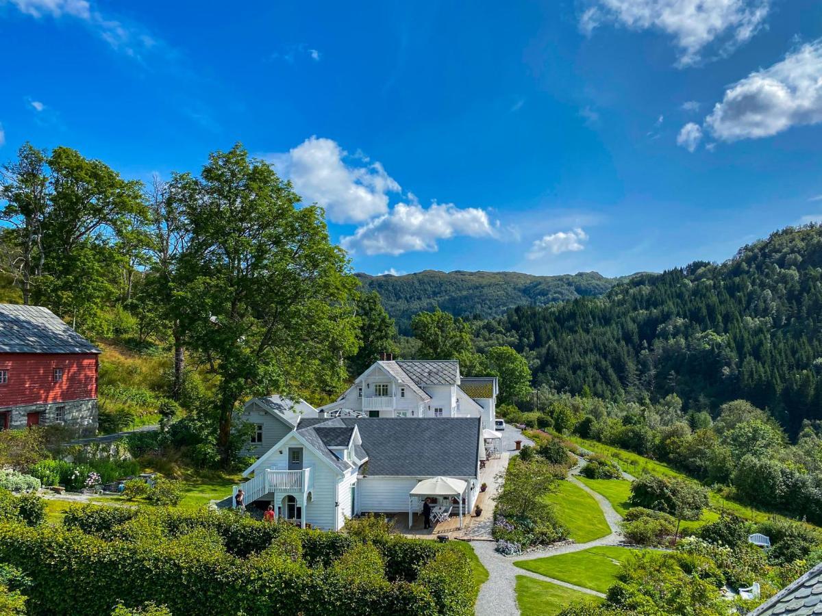 Haaheim Gaard Hotell Uggdal Exteriör bild